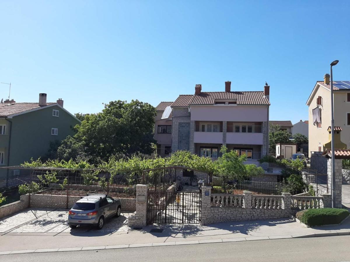 Apartments Izabela Muzic-Fornaric Cres Dış mekan fotoğraf